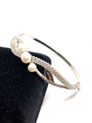 İncili Suyolu Model 14 Ayar Kelepçe Altın Bileklik - KB0136