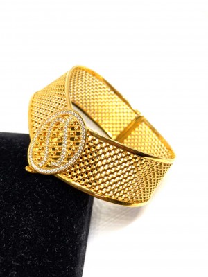 Taşlı Delikli Tokalı 8 Ayar Kelepçe Altın Bileklik - KB0105